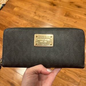 Black Michael Kors Wallet